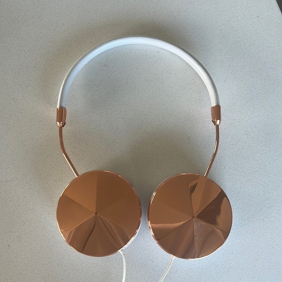 Rose Gold Frends Headphones - Picture 1 of 4